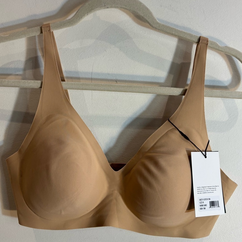 KNIX Sz M Smooth Every Day Seamless Bra in Warm Sand Removable Pads NEW w/ TAGS